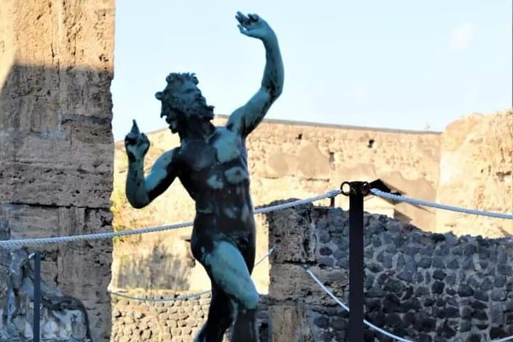 Pompeii: 4h Tour (w Villa Dei Misteri) with an Archeologist Guide