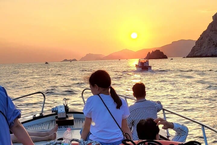 Sunset Group Boat Tour along the Amalfi Coast with Prosecco wine