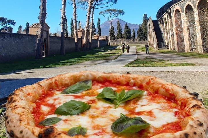 Naples to Pompeii : Pompeii with transport Guided Tour and skip line