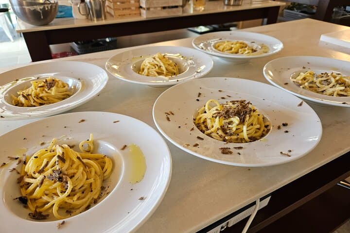Chianti - Fresh Pasta and Ice Cream Course with Lunch or Dinner