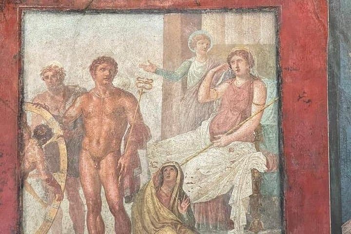 Transfer from Positano to Naples with a 1 hour stop in Pompeii or Herculaneum