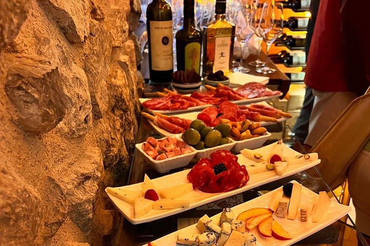 Positano Walking Tour with Wine Tasting