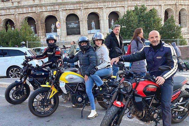 Colosseumhttps://media-cdn.tripadvisor.com/media/attractions-splice-spp-720x480/12/49/77/02.jpg