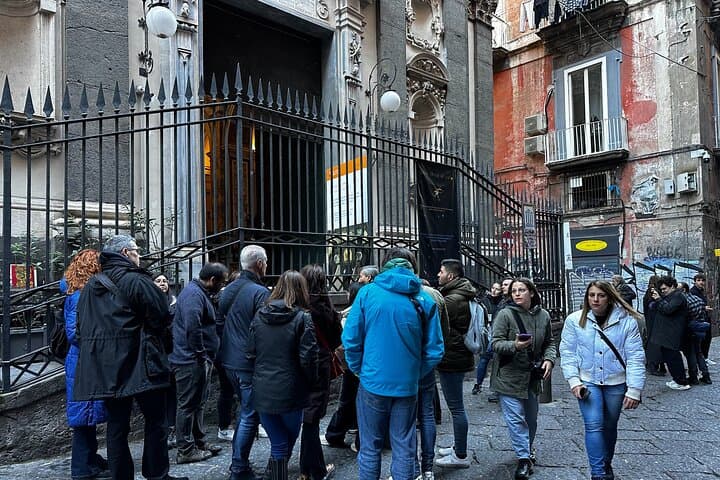 Guided Wine Tour in Old Town Napoli