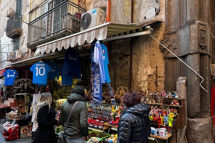 Guided Wine Tour in Old Town Napoli