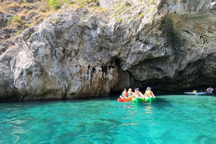 Amalfi: Kayak-Snorkeling to Pandora Cave Hidden Beach & Aperitif