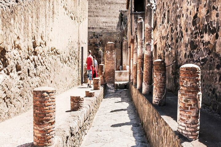 Private Guided Tour in Pompeii