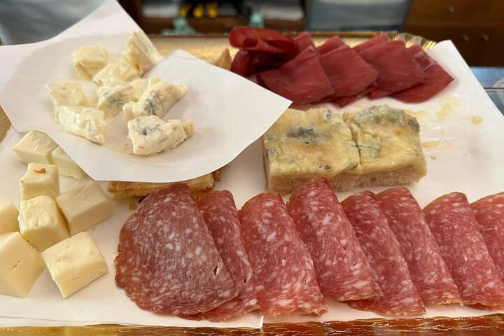 Tasty Milan Street Food Tour with Local Guide