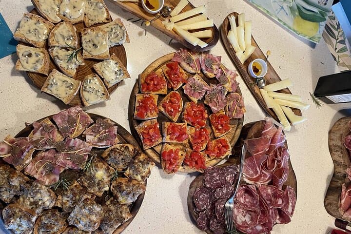 Private Aperi-Dinner on the Terrace in Chianti