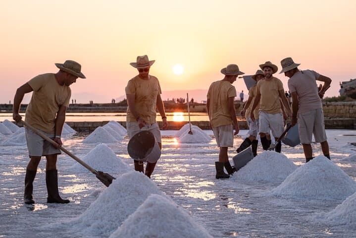 Guided tour of the salt pans of Trapani and the Salt Museum