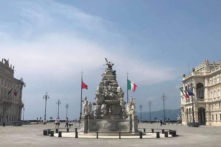 4 continents fountain
