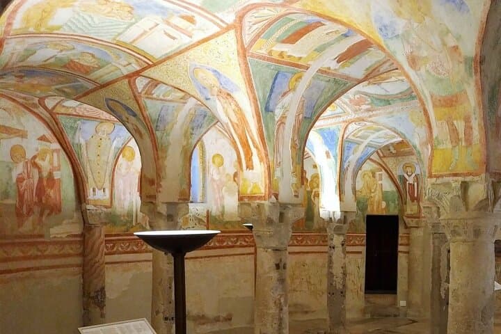 The crypt of the frescoes
