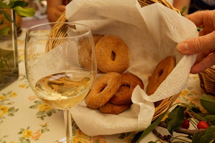 Guided Wine Tasting Experience in a Roman Vineyard