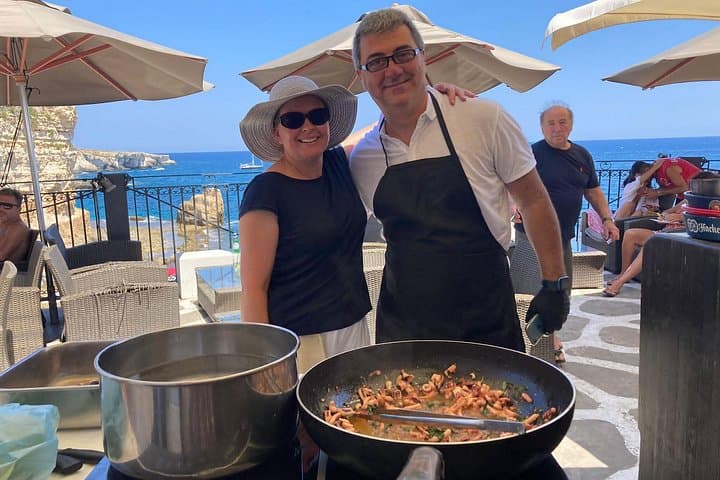 Cook, discover sights, taste food & wine with a chef in Syracuse
