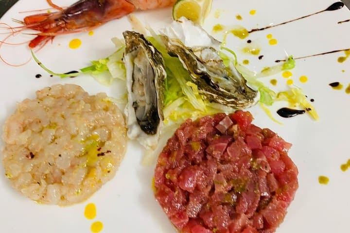 Cook, discover sights, taste food & wine with a chef in Syracuse