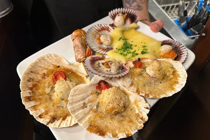 Rialto Market Food Tour: Wine Tasting and Sightseeing in Venice