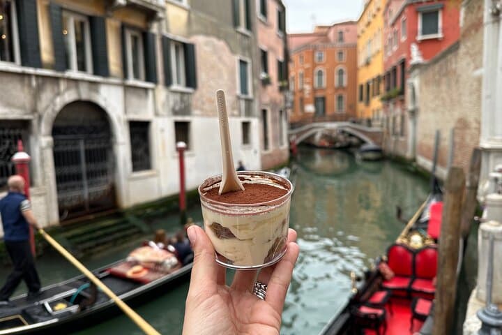 https://media-cdn.tripadvisor.com/media/attractions-splice-spp-720x480/12/51/28/6e.jpg