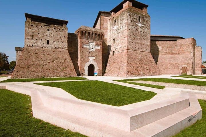 Rimini Self-Guided City Walking Tour & Scavenger Hunt