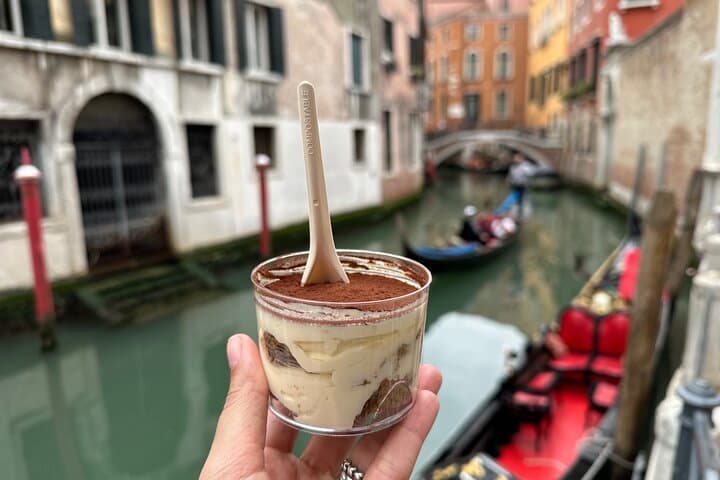 Rialto Market Food and Wine Lunchtime Tour of Venice