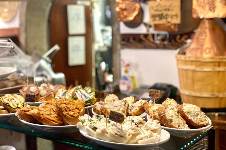 Rialto Market Food and Wine Lunchtime Tour of Venice