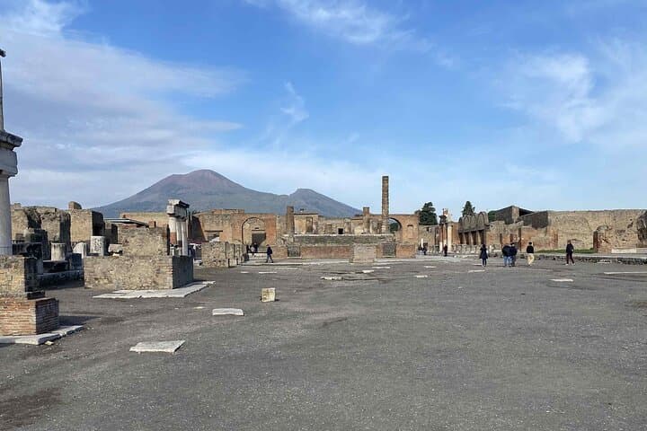 The Rise, Fall, and Rediscovery of Pompeii: A Self-Guided Tour
