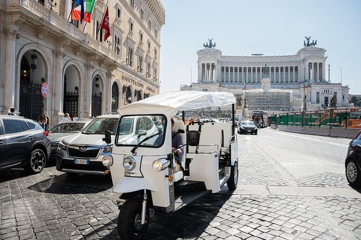 Discover Rome's Beauty with Our Tuk-tuk Tours
