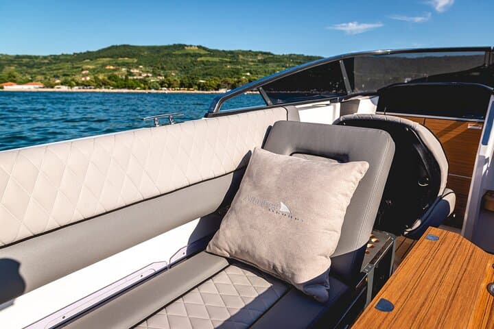 Lake Como: 3-Hour Small-Group Boat Tour with Prosecco & Wine