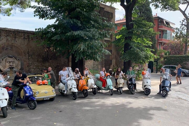 Vespa Tour in Rome Driven by Us with Optional Pick Up
