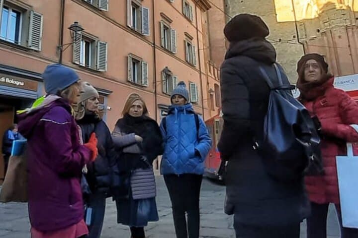Bologna Walking Tour with Pasta Demo
