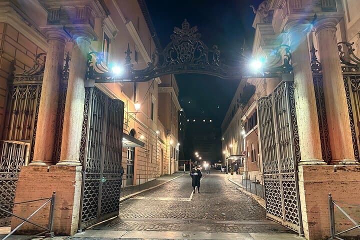 Skip the Line Vatican and Sistine Chapel Private Night Tour