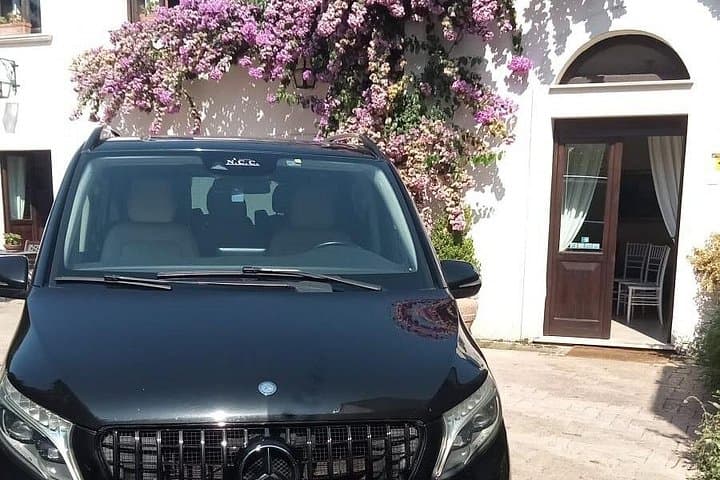 Transfer from Rome to Positano with stop in Pompeii