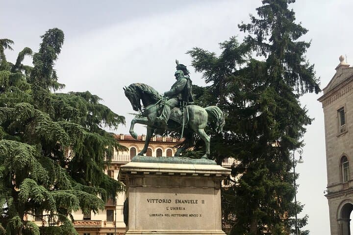 Perugia Walking Tour with Licensed Guide