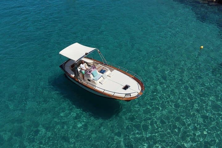 Capri Boat Tour: La Dolce Vita con capitan Danilo