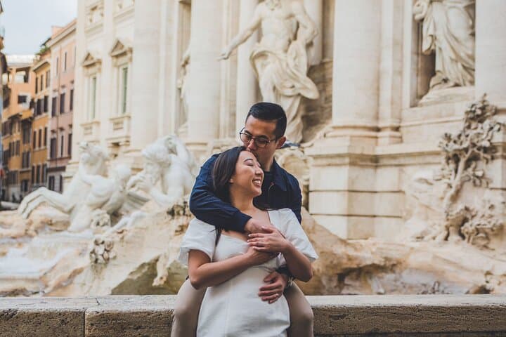 Rome Private Romantic Photoshoot in Charming Trastevere