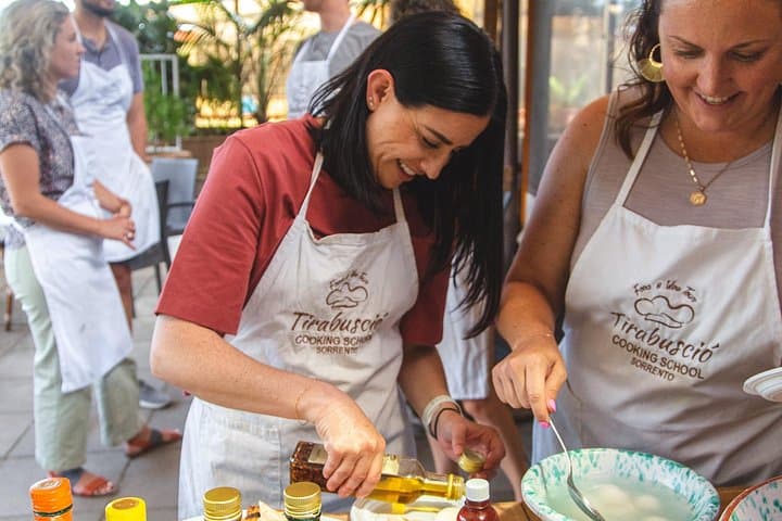 Authentic Pasta Cooking Class in Sorrento with Wine