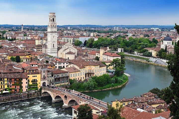 Verona: private walking tour of the city of love