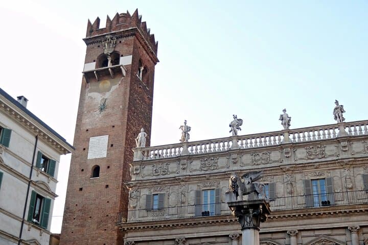 Verona: private walking tour of the city of love