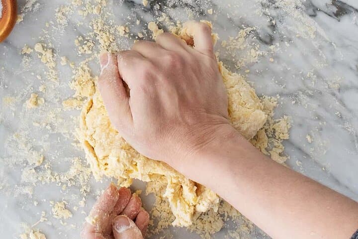 Florence: Pasta Cooking Class with Unlimited Wine