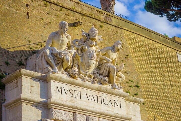 Rome: Vatican Museums and Sistine Chapel with Breakfast