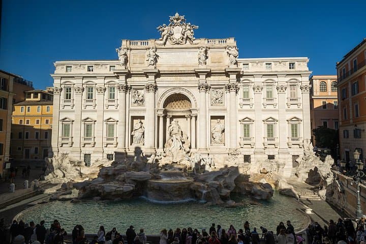 Trevi Fountain Underground Guided and Walk City Tour