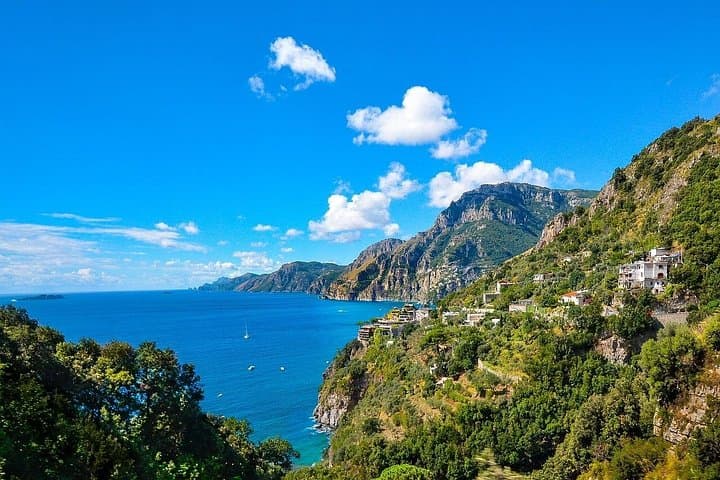 Private direct transfer from Matera to Amalfi with a local driver