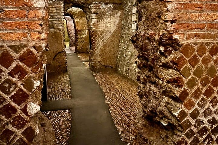 Rome: San Clemente Basilica & Ancient Underground Secrets Tour