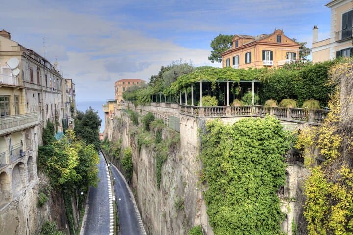 Torquato Tasso Square