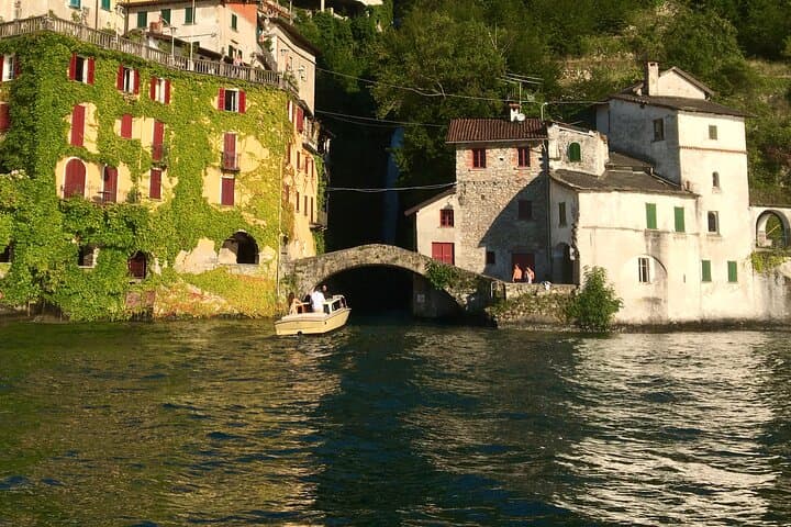 Nesso - Ravine with its bridge and waterfall