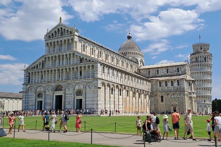 Pisa Private Tour, Leaning Tower, Baptistery and Cathedral Entry