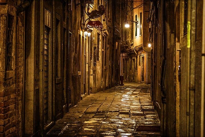 Venice Ghostly Legends Explore on Foot
