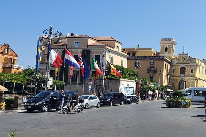 Sorrento : Private Transfer from Naples visit Pompeii