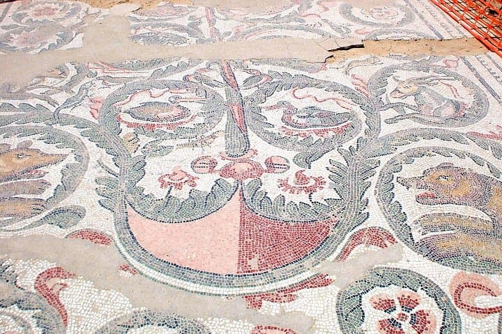 Roman Villa del Casale (Piazza Armerina):Tour of Sicilian Mosaics