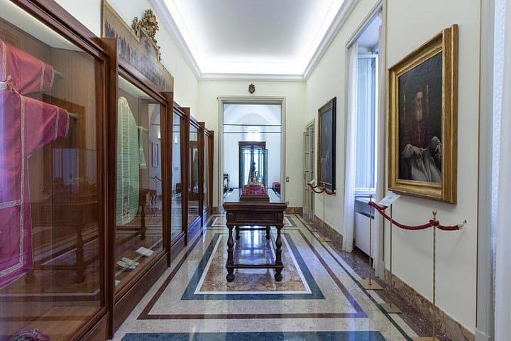 Castel Gandolfo: Papal Apartments and Secret Garden Entry Ticket