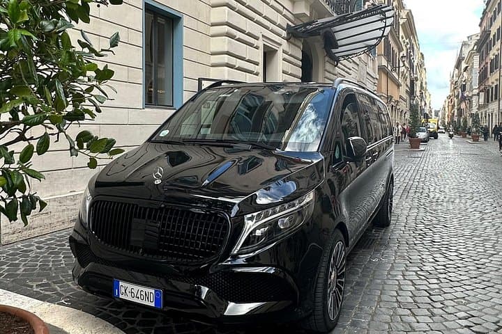 Transfer Fiumicino airport - central Rome or central Rome - FCO